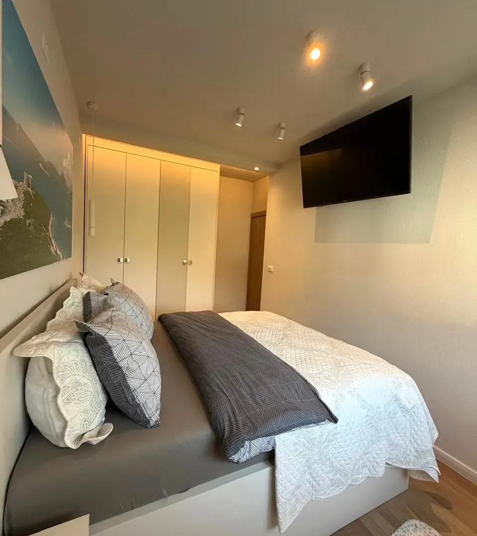 Izdavanje, jednosoban stan, 45m², Centar, Tivat
