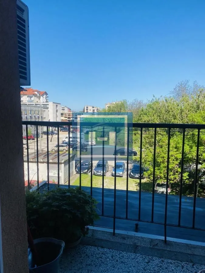 Prodaja, trosoban stan, 60m², Centar, Paraćin