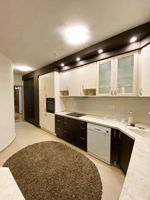 Izdavanje, trosoban stan, 120m², City Kvart, Podgorica