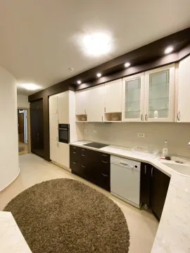 Izdavanje, trosoban stan, 120m², City Kvart, Podgorica - image 6