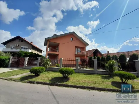 Prodaja, kuća, 180m², Centar, Ćuprija - image 6
