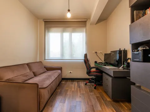 Sale, three bedroom apartment, 200m², Podgorica, Crna Gora - image 27