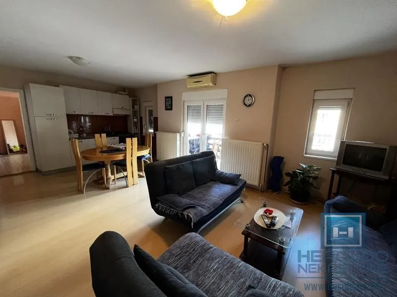 Prodaja, kuća, 228m², Centar, Jagodina