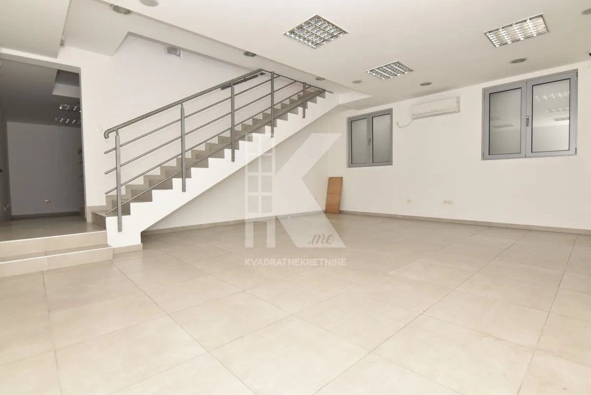 Rent, office space, 180m², Tološka šuma, Podgorica