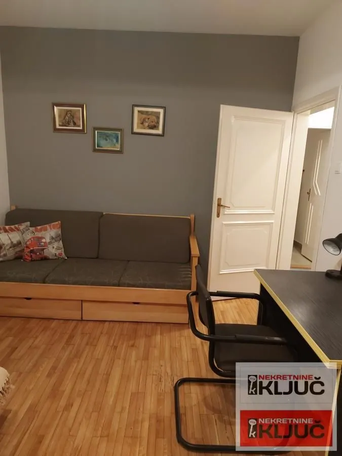 Izdavanje, jednosoban stan, 32m², Centar, Novi Sad