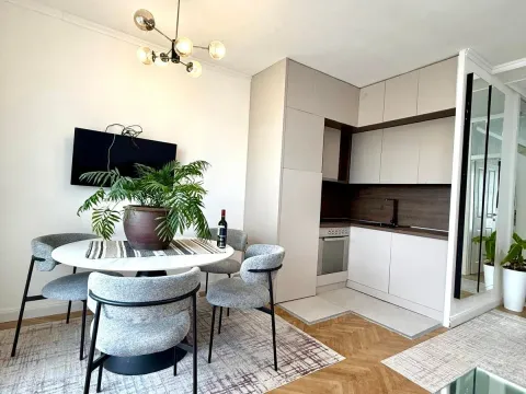 Izdavanje, dvosoban stan, 70m², Preko Morače, Podgorica - image 3