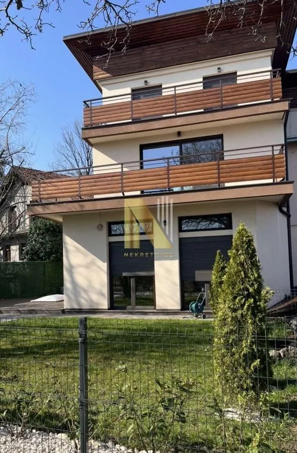 Izdavanje, kuća, 247m², Sremska Kamenica, Petrovaradin