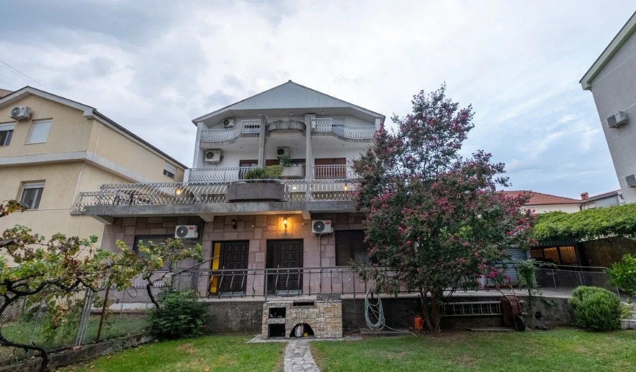 Rent, three bedroom apartment, 145m², Momišići, Podgorica