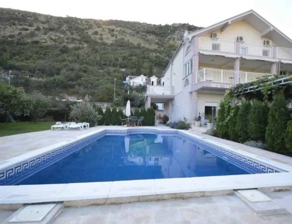 Sale, house, 423m², Sutorina, Herceg Novi