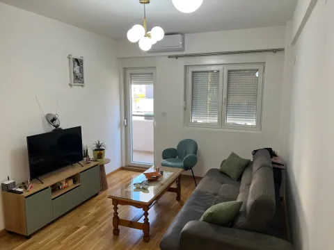 Izdavanje, jednosoban stan, 40m², Zabjelo, Podgorica - image 1