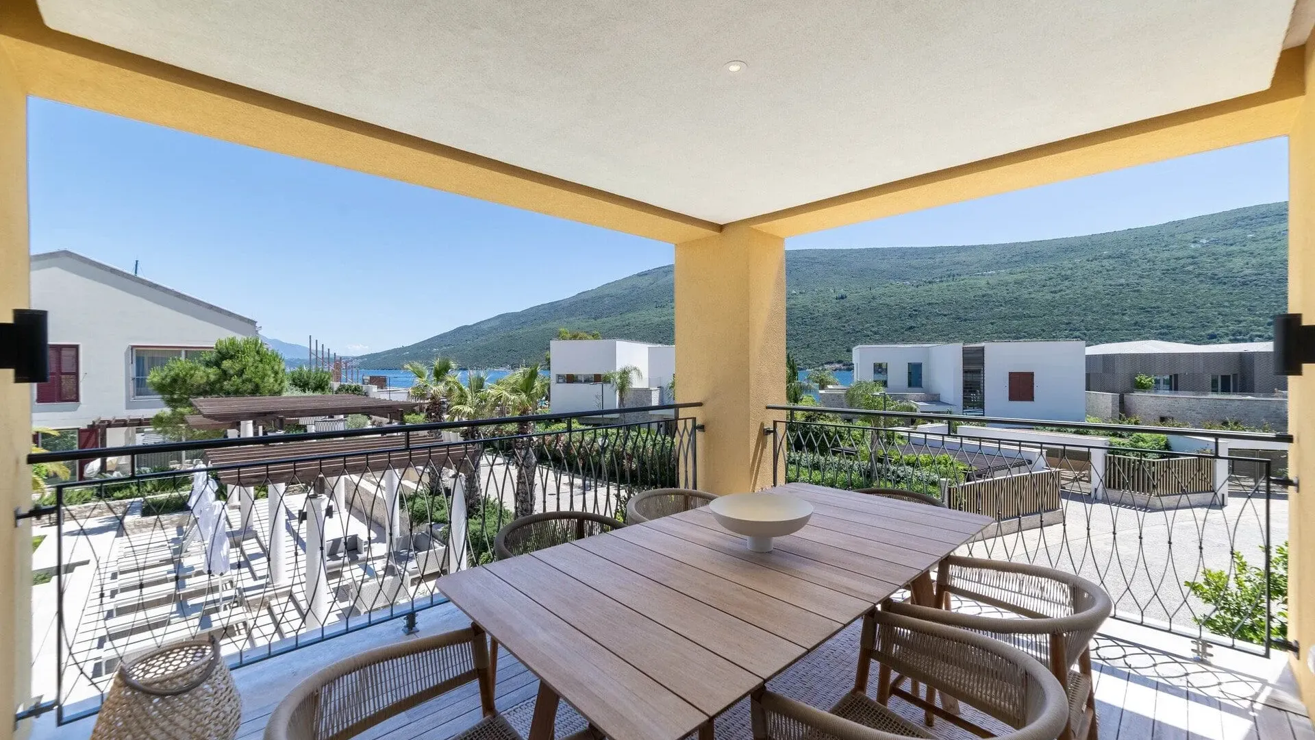 Prodaja, trosoban stan, 188m², Portonovi, Herceg Novi