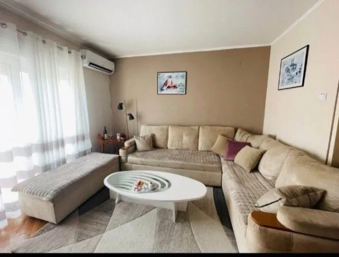 Izdavanje, dvosoban stan, 55m², Budva, Crna Gora