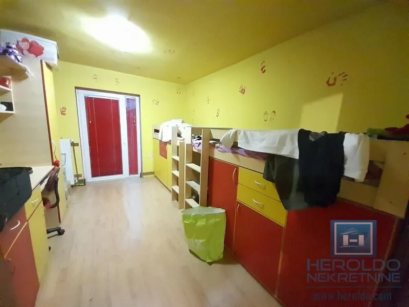 Prodaja, kuća, 310m², Tavrića obori, Jagodina