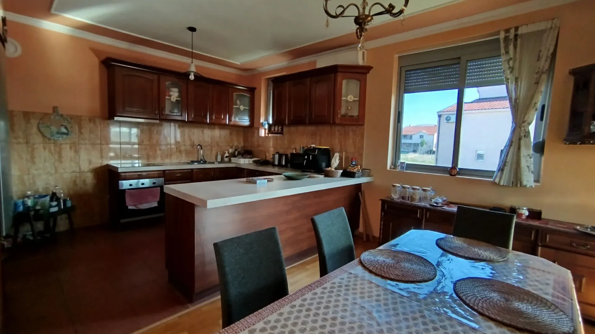 Rent, house, 375m², Donja Gorica, Podgorica