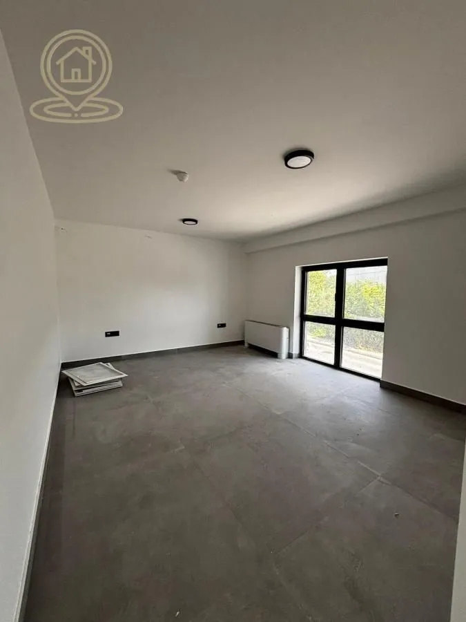 Rent, office space, 550m², Medijana, Niš
