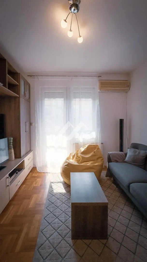 Izdavanje, jednosoban stan, 37m², Nova Detelinara, Novi Sad Sve Podlokacije