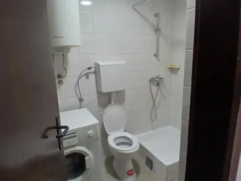 Izdavanje, garsonjera, 26m², Podbara, Novi Sad Sve Podlokacije - image 3