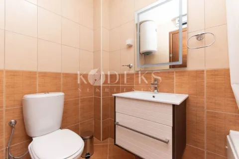 Rent, two bedroom apartment, 78m², City Kvart, Podgorica - image 12