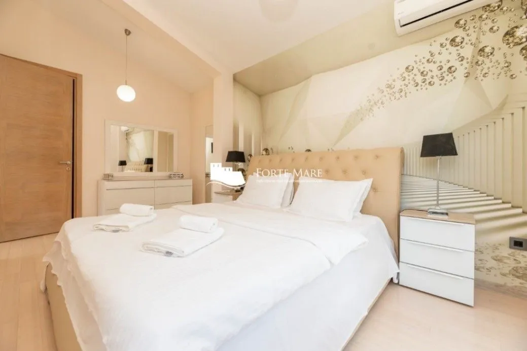 Sale, house, 300m², Sveti Stasije, Kotor