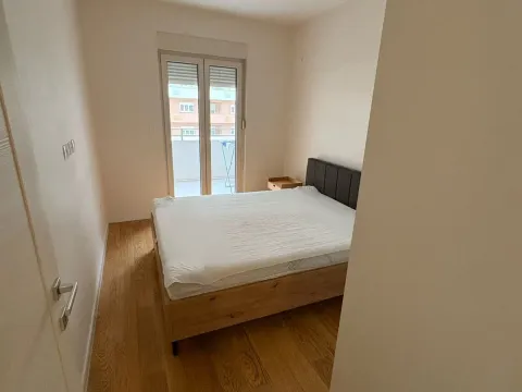 Izdavanje, jednosoban stan, 47m², Central Point, Podgorica - image 9