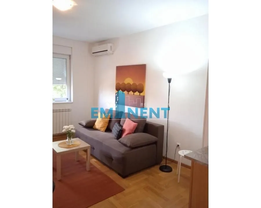Izdavanje, dvosoban stan, 48m², Uciteljsko Naselje, Zvezdara Sve Podlokacije