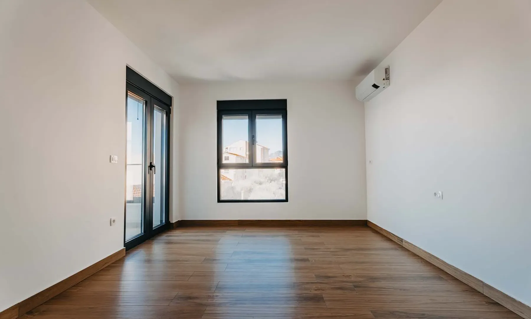 Izdavanje, ugostiteljski objekat, 1600m², Budva, Crna Gora