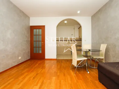 Izdavanje, jednosoban stan, 50m², City Kvart, Podgorica - image 5