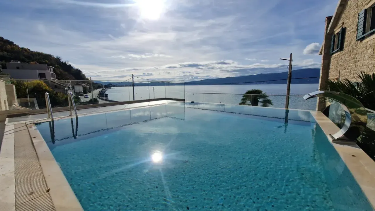 Rent, house, 400m², Tivat, Crna Gora