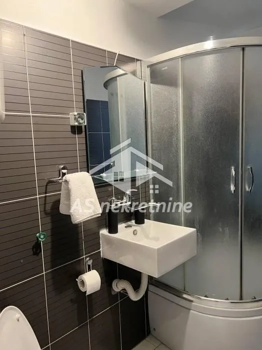 Rent, two bedroom apartment, 54m², Kalenić Pijaca, Vračar Sve Podlokacije