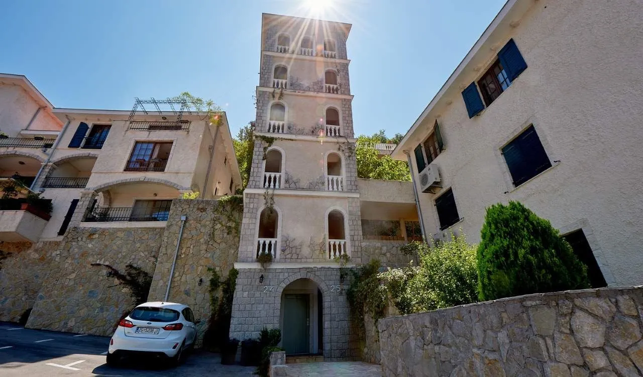 Sale, house, 235m², Kostanjica, Kotor