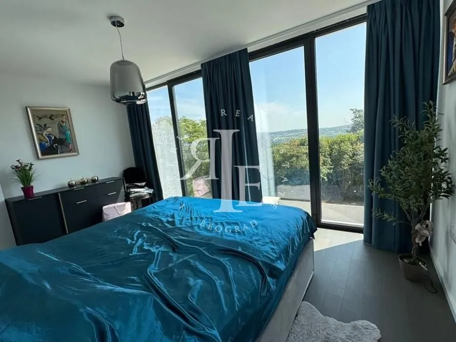 Prodaja, kuća, 270m², Sopot, Beograd