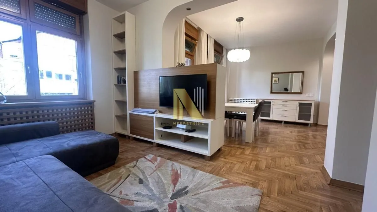 Izdavanje, dvosoban stan, 64m², Centar, Novi Sad