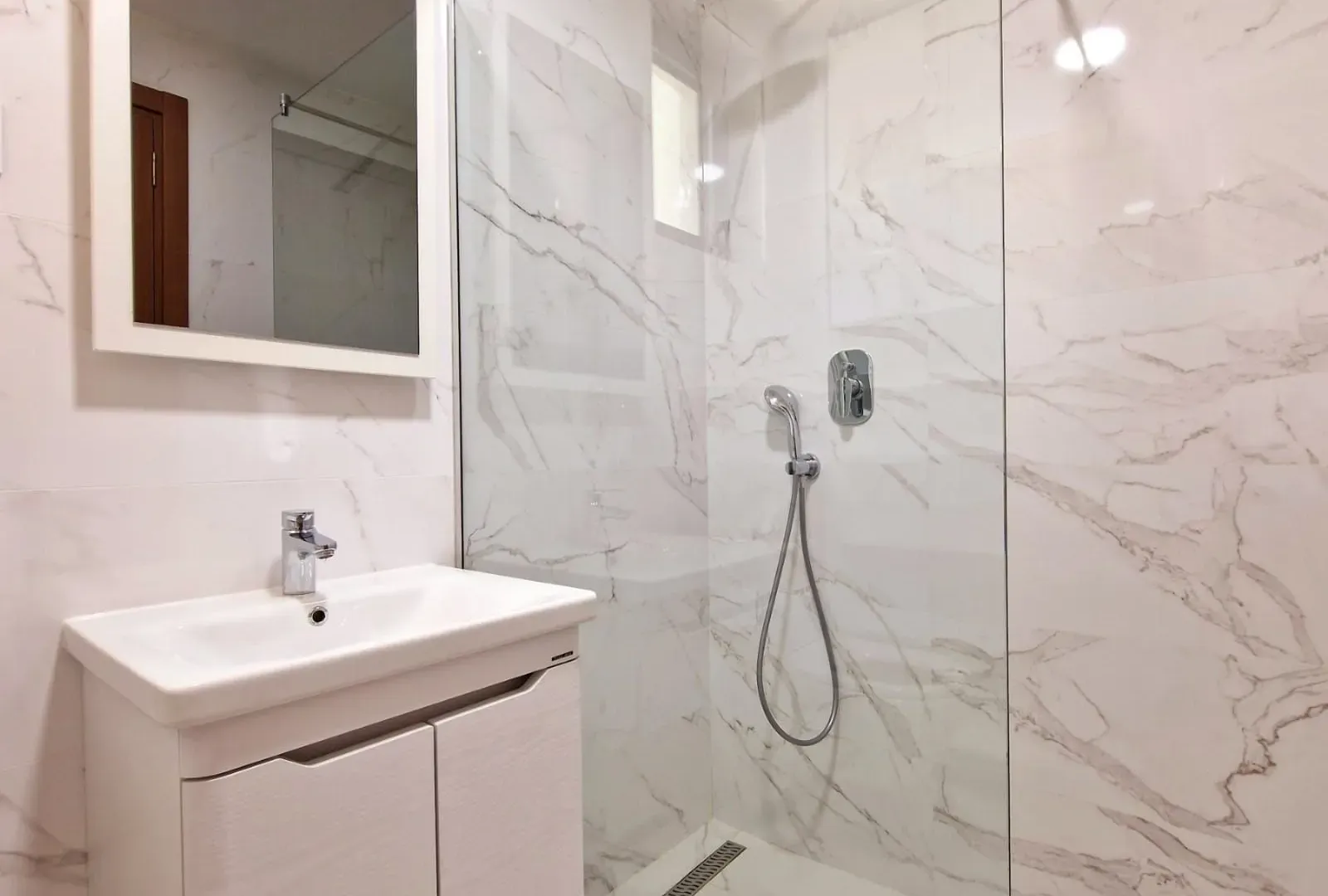 Sale, one bedroom apartment, 53m², Podkošljun, Budva