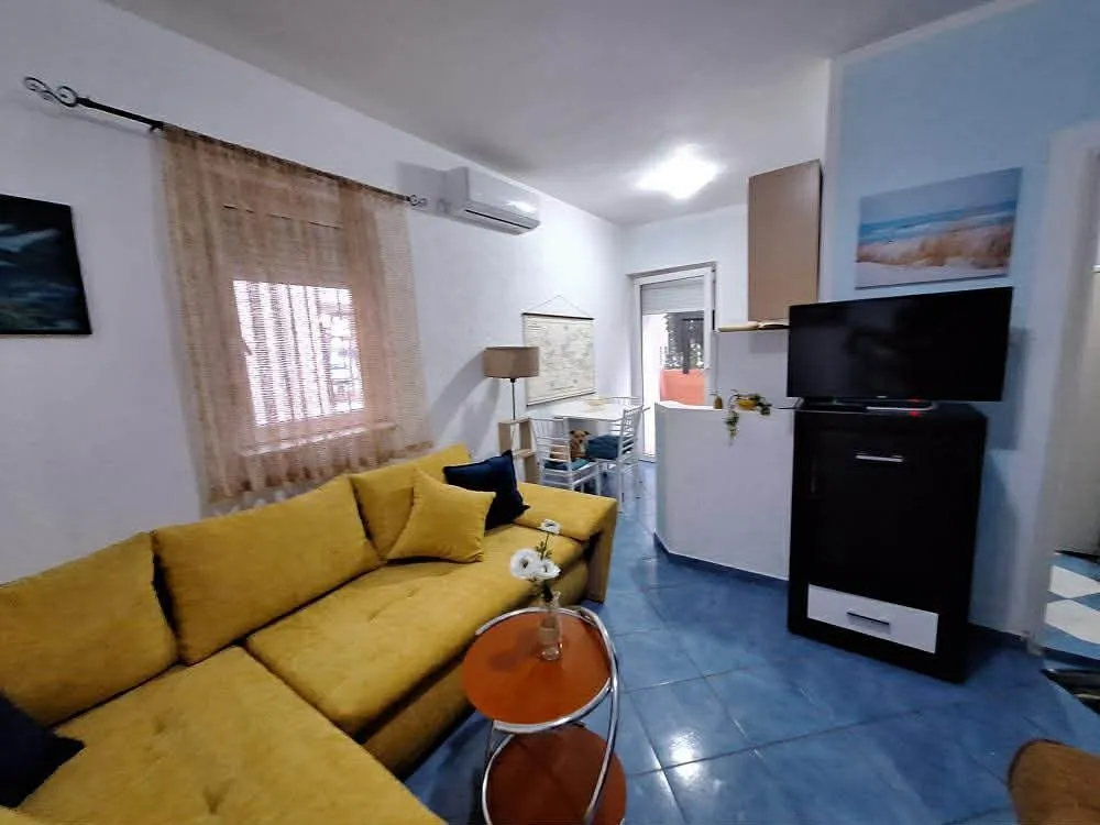 Izdavanje, stan, 25m², Budva, Crna Gora