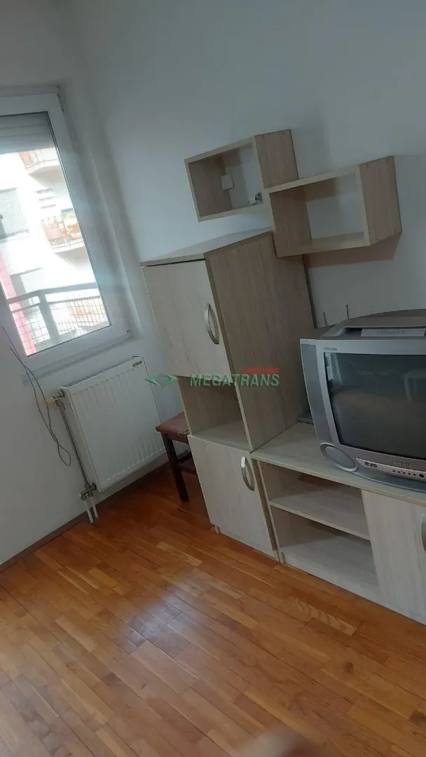 Izdavanje, jednosoban stan, 30m², Bulevar Oslobodjenja, Novi Sad Sve Podlokacije