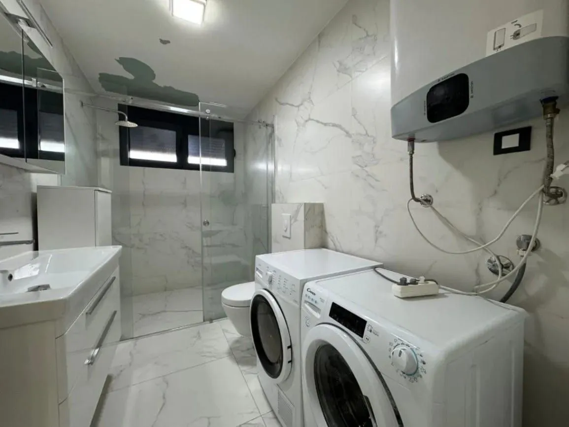 Izdavanje, trosoban stan, 130m², Dalmatinska ulica, Podgorica