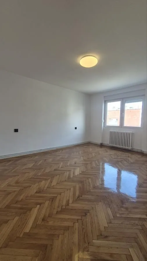 Prodaja, trosoban stan, 57m², Adamovićevo Naselje, Novi Sad Sve Podlokacije