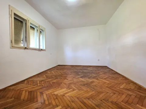 Rent, house, 110m², Tološka šuma, Podgorica - image 11