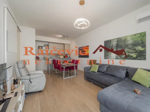 Sale, four bedroom apartment, 110m², Savski Venac, Beograd - image 3