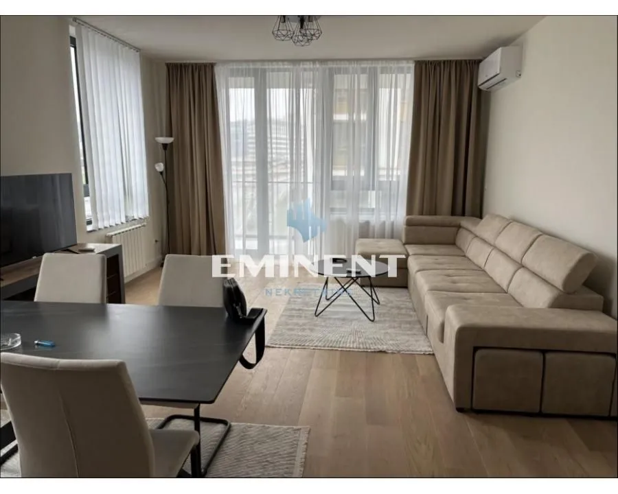 Izdavanje, trosoban stan, 89m², Savski Venac, Beograd