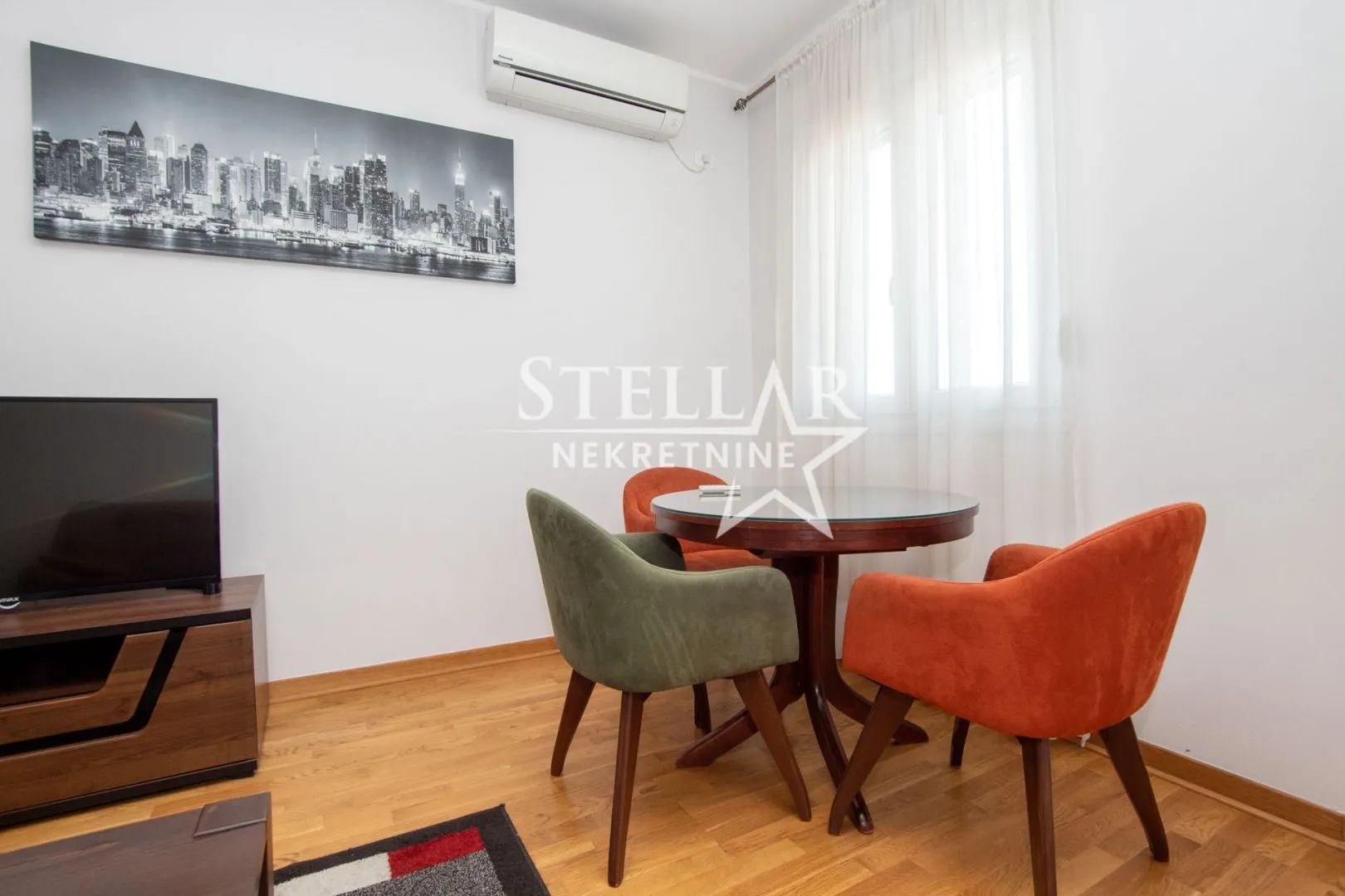 Izdavanje, jednosoban stan, 42m², City Kvart, Podgorica