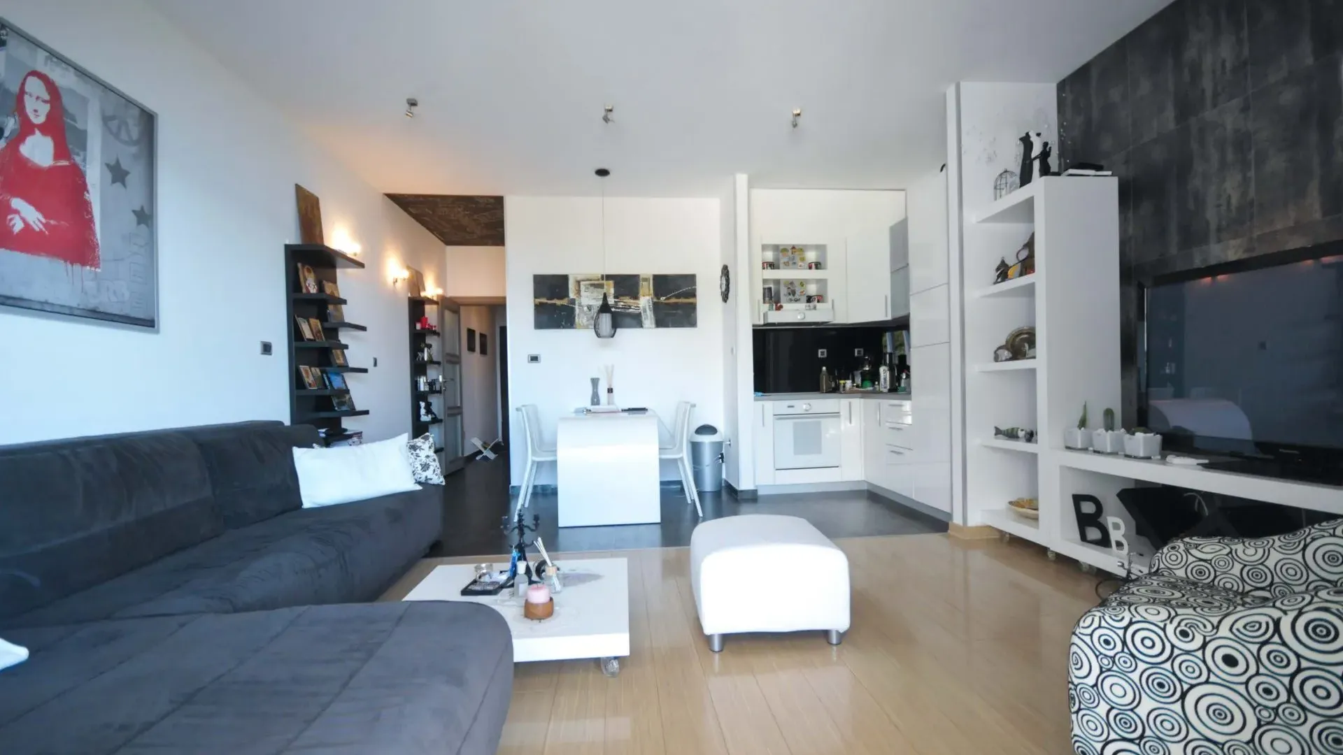 Prodaja, dvosoban stan, 55m², Pržno, Budva