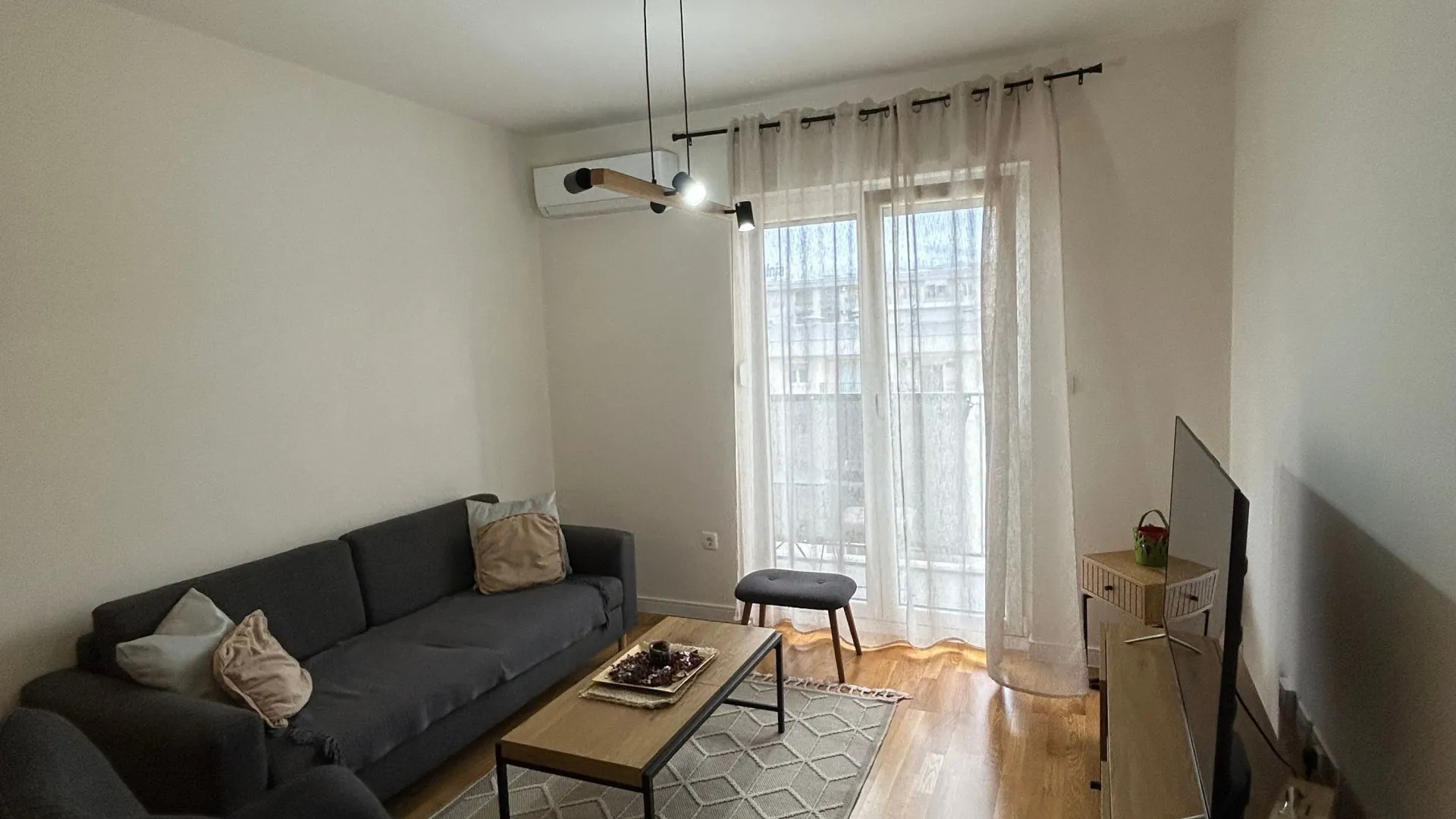 Rent, one bedroom apartment, 43m², Pobrežje, Podgorica