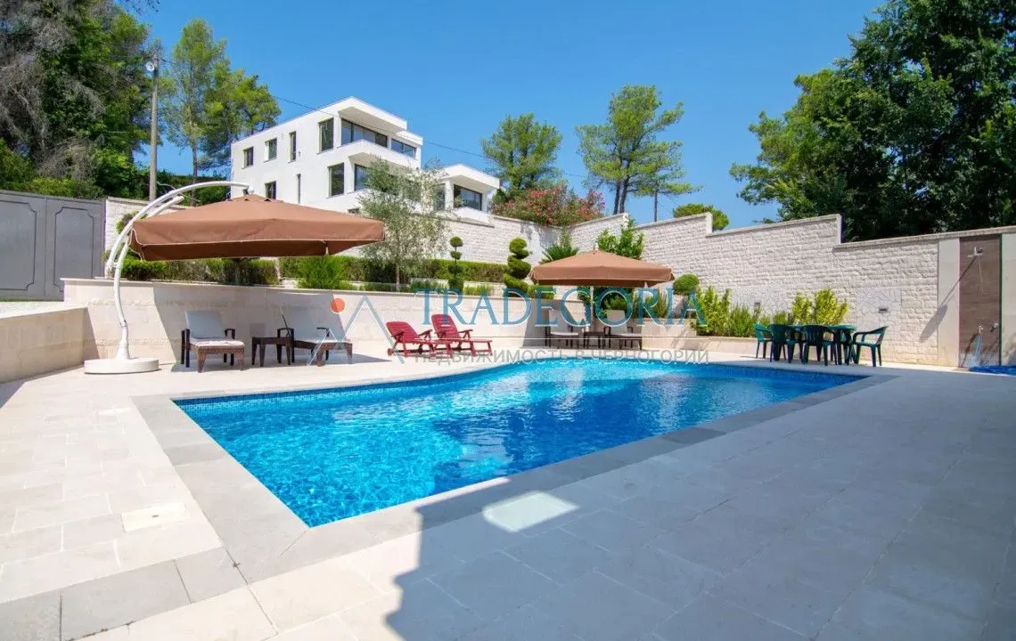 Prodaja, kuća, 267m², Tivat, Crna Gora