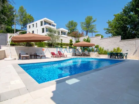 Prodaja, kuća, 267m², Tivat, Crna Gora