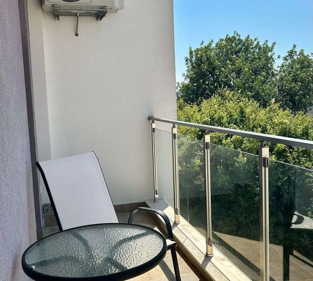 Izdavanje, dvosoban stan, 51m², Kava, Tivat