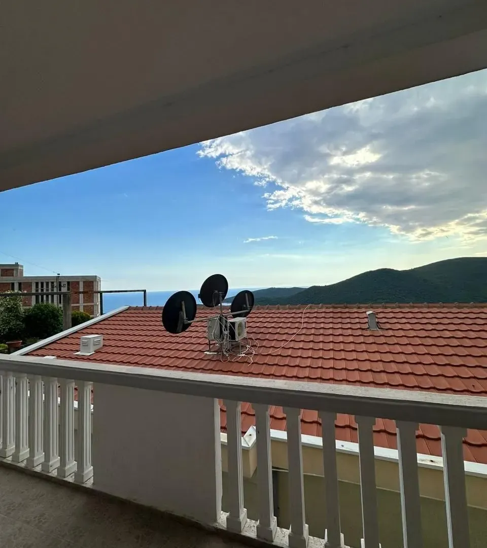 Rent, three bedroom apartment, 120m², Prijevor, Budva