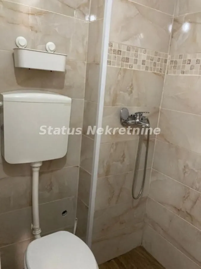 Prodaja, kuća, 340m², Podbara, Novi Sad Sve Podlokacije