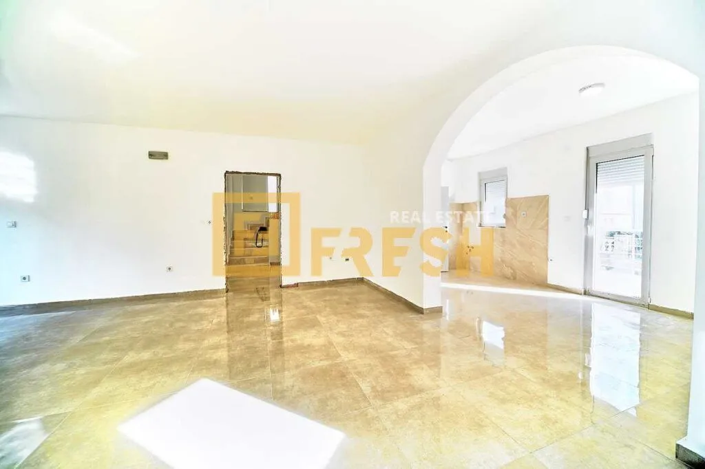 Rent, house, 400m², Stari Aerodrom, Podgorica