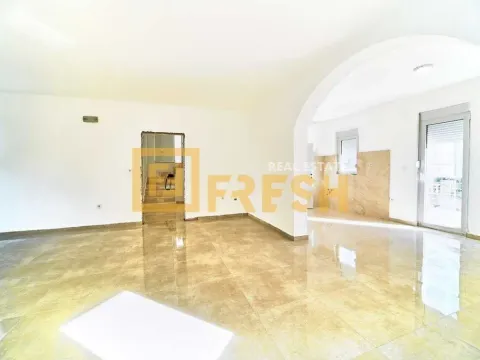 Izdavanje, kuća, 400m², Stari Aerodrom, Podgorica - image 5